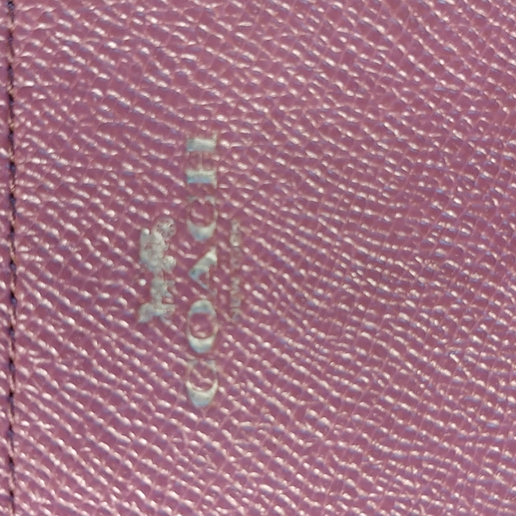 Leather Coach coin purse/wristlet in plum purple - Picture 3 of 7